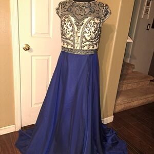 Elegant Blue and Nude  Maxi Dress Size 2XL